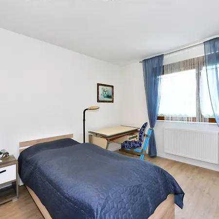 Gaestehaus In Schopfheim, 20 Km Zur Schweiz-basel, Direkte S-bahnverbindung بيت للعطل شوبفهايم